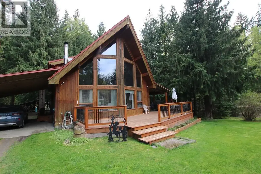 432 Bayles Road, Nakusp